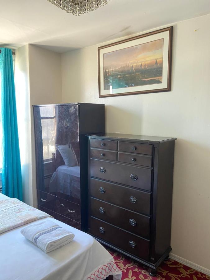 A Peaceful Room In Queens New York Buitenkant foto